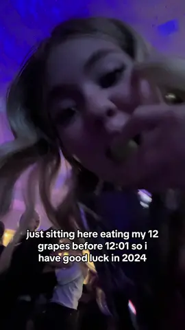just girlie things  #12grapes #eating12grapes #newyears #2024 #justagirl 