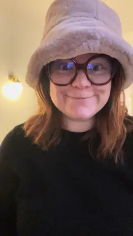 Merci 2023, bonjour et à nous deux 2024 ! #happynewyear #bonneannee #adayinmylife #fyp #comedian #journalist #tv #tvshow #life 