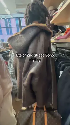 Feeling like Paris in New York* Model: @1lonek9  Photographer: @vurozy  Stylist: @luccii.guccii  Styling Assistant: @canvasfash @ay0nnah  Location: 2nd street NoHo #parisfashionweek #2ndstreet #fashionstyling #noho #fashion #newyorkfashion #streetweardaily #fashioninspo 