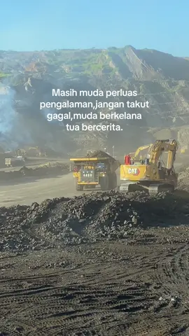 Gagal coba lagi✊🏻 #anaktambanghits😎 #tambangbatubarakalimantan #caterpillar #hino700 #potrethauling #haulingbatubara 