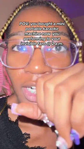 They love to put they phone right in my face🙄… anything for them tho #fypシ゚viral #fyp #minikaraoke #fanclub #2am #paramore #y2k 