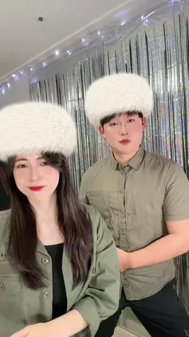 Faux Fur Hat 필터 왜케 웃겨! 모자쓰고 가장 쉬운 dance  우~우~💋 #fypシ  #fypシ゚viral  #xyzbca  #fouryoupage  #viraltiktok  #viralvideo  #funnyvideo  #Challenge  #dancetutorial 