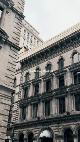 🤎 Montreal 🇨🇦 the old city and its beautiful architecture 🍁#montreal #romantic #city #architecture #quebec #shotoniphone 