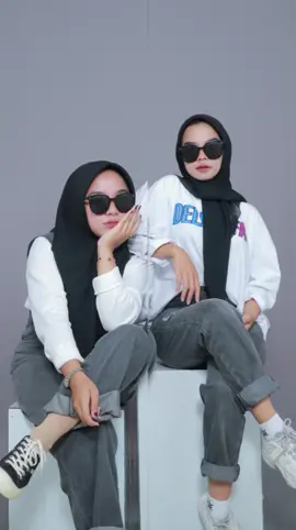 Foto bareng teman juga bisa harga 30k sudah bisa foto sepuasnya dan file semua nya dikirim tanpa biaya tambahan apapun😁#studiofotomurah #studiofoto #selffotostudio #jembertiktok #jember24jam #jemberasik #jemberhitz #jawatimurhits #ideposefoto #ideposefotoberdua #idefotocouple #capcut_edit #fypシ゚viral #2024 #bintanselfstudio #selfstudiophoto #ideposefoto #tangguljember #kerenbanget #viraltiktok 