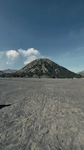 Akhirnya ikutan trend :p #bromotenggersemeru #bromomountain #bromo #trendingtiktok #soundviral #fyp #foryoupage #CapCut #barengdoi #bisnisnarengpasangan 