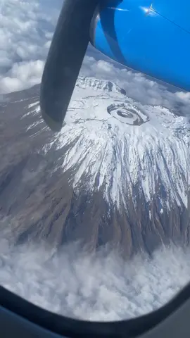 The beauty of Mount Kilimanjaro 😍😍 #mountkilimanjaro #tanzania #explore #beauty #tourism #africatallestmountain#viral #fyp 