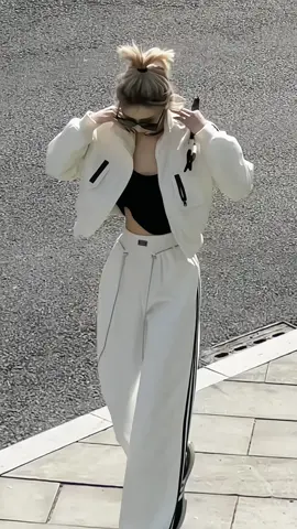 #fyp #Hello2024 #xuhuongtiktok #thoitrang3m #phoidodep #bothethao #setdonu #setthethao #bodonu  #lendochaypho #moingaymotoutfit 