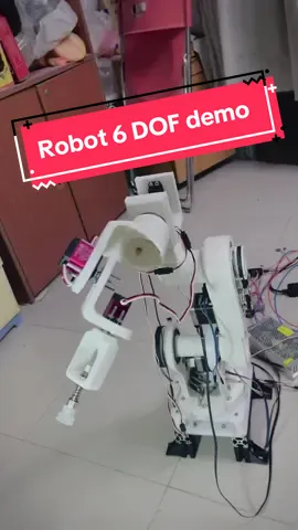 Demo đồ án tốt nghiệp của mình, cánh tay robot 6 bậc tự do cao 85cm.  #robot #roboticarm #robot6dof #automation #tiktok #xuhuongtiktok 