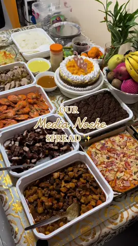 Di nagpakabog ang media noche handa namin this year! 🤩😋 #nye #newyearseveparty #medianoche #newyearfoods #newyearfoodideas #newyearspread #bagongtaon2024 #happynewyear 