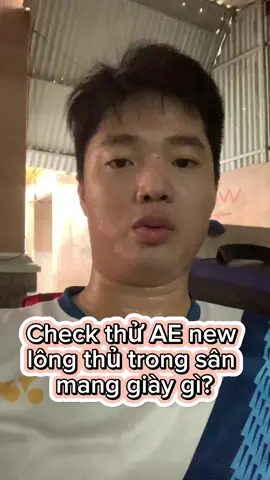 Anh em mới chơi đang dùng giày gì?#xuhuong #caulong 