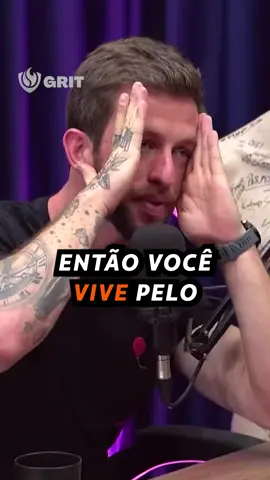saia dessa vida para de ficar gastando seu tempo com bebida e coisas fúteis vai atrás do que você merece🧠💰. #Lifestyle #money #motivaçao #diciplina #motivation 