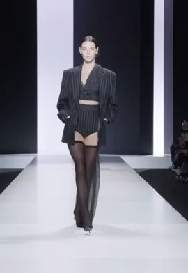 Vittoria Ceretti opening for D&G SS24 #fashion #vogue #bellahadid #catwalk #Runway #fy #global #viral #fashiontiktok #dolcegabbana #vittoriaceretti 