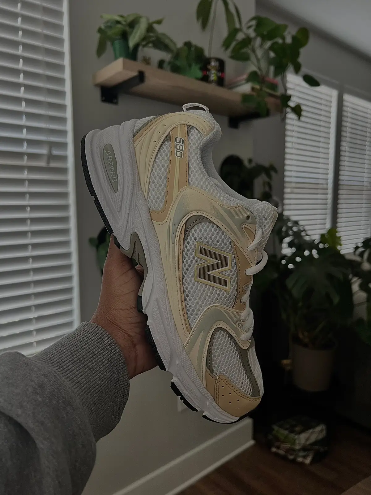 New balance 530 might be my new favorite obsession. This style is very comfortable to me opposed to the 515s. About to find more colorways to build my collection lol. #newbalance #comfort #plantsandsneakers #sneaker #dadshoes #plantaholic #PlantTok #plantytok #OOTD #sagegreenaesthetic 
