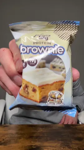 Prime Bites NEW Cookies and Cream Blondie #proteinhack #highprotein #proteinsnack #proteindiet #proteinbar #macrofriendly #primebites #proteinbrownie #proteinblondie #proteinoreo @Prime Bites | Protein Brownies 