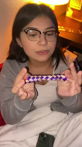 my little sister’s chinese finger trap tutorial #tutorial #sisters #foryou #fyp 