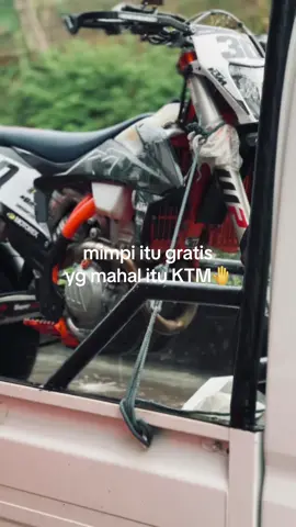 #ktm #supermoto #ktmfactoryracing #ktmfactory30 #fypシ #rain 