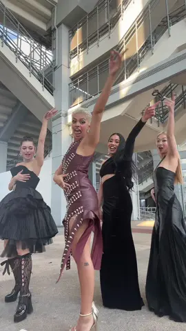 Told them to follow the leader 🙈 #seoulmusicawards #jamrepublic @Audrey Lane @e @lingzhangx missing @Latrice 