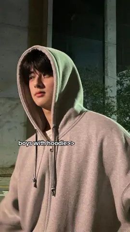 hoodie boys>> #pyf #boys #styleinspiration #pyff #styelinspo #inspooutfit #hoodie #hoodieoversize #boyfriendmaterial 