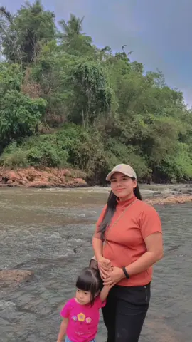 healing ke sungai seru juga,sambil nemenin suami mancing😁😍