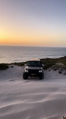 This is what lifes about    #sunset #beach #travel #4x4 #fyp #fypシ 