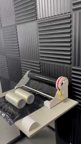 Com a embaladora top 500, você vai embalar seus produtos com praticidade e muito estilo! 📦 ➡️ Valor R$ 299,90 ➡️ 3x sem juros no cartão de crédito ➡️ A vista 3% de desconto 📝 Solicite já sua cotação! 📍 Rua Tiradentes, 468 - Centro / Diadema - SP. 📞 (11) 97852-1231 #ecommerce #logistica #embalagens #caixa #fita #marktplace #criatividade #ajudaroproximo #amigos #explorar #publi #embaladora #maquina #stretch 