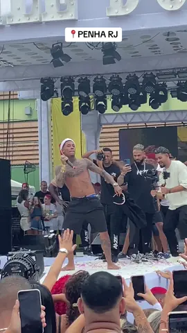 Poze gastando a onda na virada de ano Pt.1✨ . . . . . . . #poze #bailerj #riodejaneiro #penha #penharj #revellion #anonovo #ph #pozedorodo #danca #bailedefavela #quebradeira #rj #fy #vaiprafy #passinho #passinho #dança #funk 