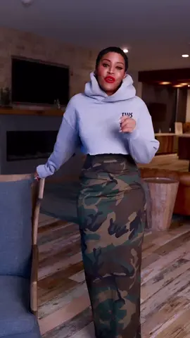 Love them AND Mind your business 💃🏿💃🏿 Its not always your issue to solve. Its not always your call to answer. We have to learn to use discernment on how we move, how we help, and how much we make ourselves available to others. Anything can become a distraction if you allow it. In this season you must began to protect your peace and focus on the main thing. WINNING ‼️ PS - Y'all better come get me because I'm already on one 😂 #protectyourpeace #focus #itsgotime #referher #referhermovement #womensupportingwomen #womenempoweringwomen #sisterhood #wearehere #2024 #letsgo #fyp #explore
