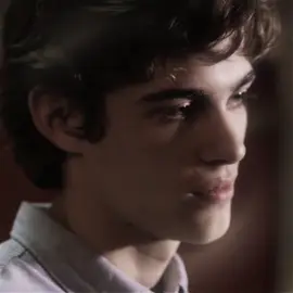 when he knows hes fine 🤭 // thank you for 70k pookies ily <3 // cc: @wero (edited) #harrypotter #theodorenott #mattheoriddle #theodorenottedit #mattheoriddleedit #marcuslopez #aftereffects #rvddl3 #slytherinboys 