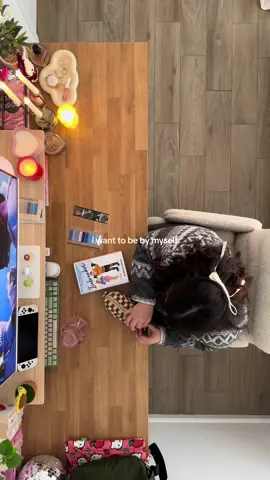 annotating my books brings me joy <3 #annotate #annotatedbooks #BookTok #bookstagram #annotatewithme #books #bookstan #icebreaker #hannahgrace #icebreakerhannahgrace #hockey #spicy #icebreakerbook #hockeyboys #hockeytok #hockeyromance #overhead #emmachamberlain #spicybook #pov #hockeyromancebooks #motivation #inspiration #emmachamberlainquotes 