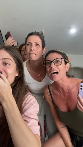 Dia que descobrimos que minha filha havia passado na Urfgs em 2º lugar!!! #2lugar #biotech #urfgs #vestibular2024 