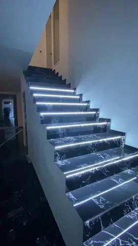 #electricalwork #electriansoftiktok #elektricist #electricianlife #clean #fürdich #foryou #fypシ #tetova #gostivar #kosovo #albania #led #ledlights #stairslighting 