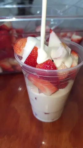 Las deliciosas Fresas con Crema😋🥰 #fresasconcrema🍓 #deluxcreperia #creperia #monterrey #postres #fresas 