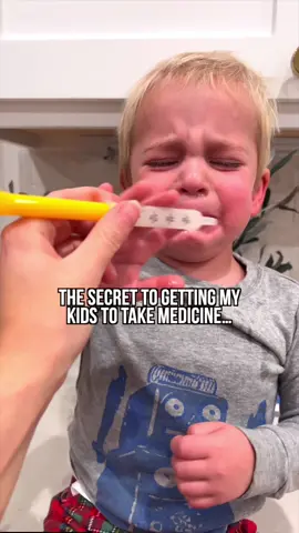 (Dye free) SPRINKLES FTW 🙌  Double tap and C0MMENT “Send me the link” if you want me to send you the link to the dye free sprinkles that I use!  HAVE YOU TRIED THIS?! ✨@thelindsayann for more MOM HACKS! . . . . #MomHacks #coldremedies #medicinehacksforkids  #coldandfluseason @TYLENOL_US  