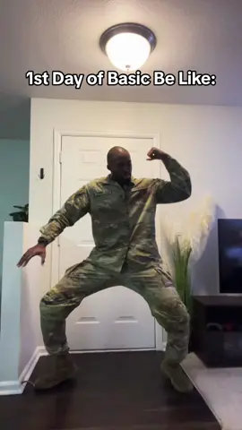 Tag a battle 🤣🤣🤣🪖 #armyhumor #army #hooah #comedy #basictraining #fyp #iambigkens 