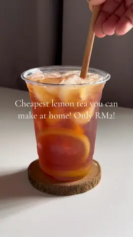 Super easy iced lemon tea you can easily make at home! I’m using 2 pack of black tea and homemade lemon citrus by my mom and 2 teaspoon of honey 🍯 add some ice and enjoy! 🤩 If you want to enjoy a more refreshing one🙊 add some soda water for that fizzy taste! Super refreshing !  . . . #asmr #asmrsounds #icedlemontea #tea #tealover #homecafe #homecafè #malaysiacontentcreator #homecafemalaysia #malaysia 