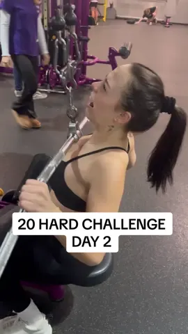 my form at the gum definitely needs to get better💪🏼🙌🏻🎀 #20hardchallenge #75hardchallenge #workout #viral #Fitness #newyearsresolution 