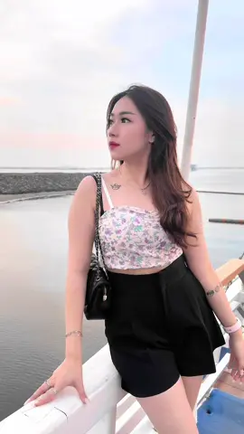 Bersamamu kita akan taklukan dunia ☺️