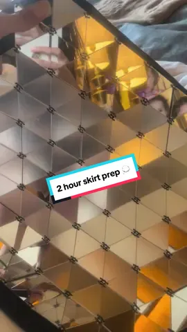 Statement Skirt Obsessed 🪩  #foryou #fypシ #fashion #fashiontiktok #OOTD #manieredevoir #mirror #rateyourlooks #abudhabi #uk #grwm 