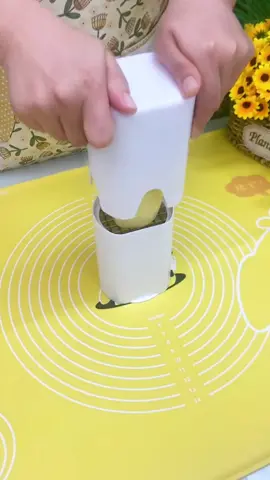 Easy to cut into cubes😏#goodstuff #goodthings #homehacks #householditems #useful #LearnOnTikTok #tiktokmademebuyit #fyp #foryou 