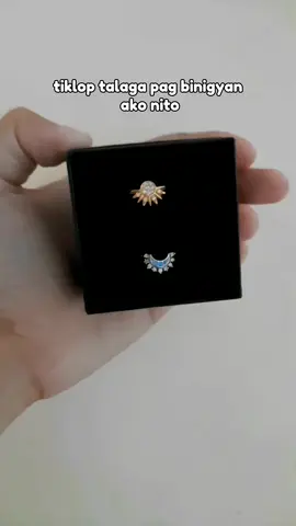 waiting sa mag bibigay, eme #promisering #couplerings #giftideas #giftideasforher #bestgiftideas #sunandmoonring #arawatbuwanring #jenshunrecos 