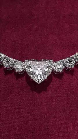 3D jewelry video, professional production of visual jewelry #jewelrydesigner #visualization #jewelrybusiness #highjewelry #jewelrytiktok #necklace #3dmax #3drender #3dmodel 