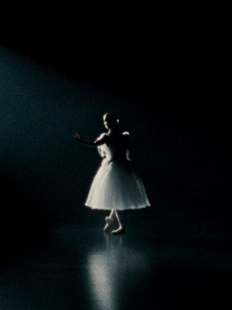 Black Swan | 2010 #langufilms #filmtok #edittok #movieedit #filmedits #cinematicvideo #cinematicedit #cinematicmovieedit #dovregubbenshall #edvardgrieg #blackswan #blackswanedit #blackswan2010 #blackswan2010edit #blackswanmovieedit #blackswanmovie #balletmovie #balletedit #swanlakeballet #swanlakeedit #ninasayers #ninasayersedit #blackswannina #thomasleroy #natalieportmanedit #darrenaronofskymovie
