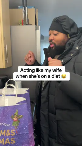 She needed a treat 🤔 @wingstopuk my wife has a thing for you 😧#meetthethorpes #marriagehumor 