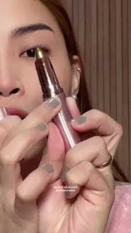 ELECTRIC EYEBROW TRIMMER. PAINLESS AND EASY TO USE. GRABE! MAPAPADALI ANG PAGTANGGAL NG LAGPAS LAGPAS NA BUHOK SA KILAY KO.💯🥰 #electriceyebrowtrimmer #electriceyebrowtrimmerportable 