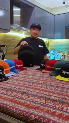 Supreme snapback caps in  La Couve cap carrier🔥🔥🔥 #supreme #supremecap #supremesnapbacks #lacouve #lacouvecapcarrier #supremeboxlogocap #boxlogosupreme #supremeXnewera #newera #supremeneweracap #hypebeast #hypedoc #hypecap #supremecapcollector  📽: jomjompoproductions 
