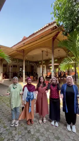 Yogya Place to Go✨ #yogyakarta #liburandiyogyakarta #december #christmas #bukitshokaparalayangjogja  #jalanjalan #touring 