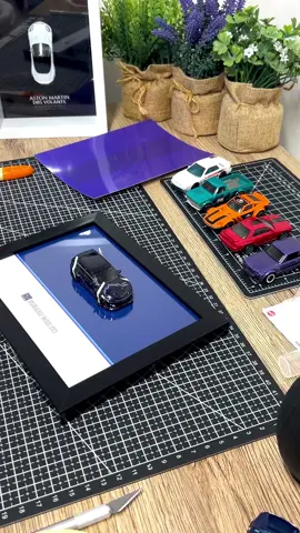 “🚗🎨 ¡Dale vida a tus paredes con estos cuadros únicos! Hechos a mano con autos a escala Hot Wheels 1:64, estos cuadros decorativos añaden un toque de originalidad a cualquier espacio. Por solo 9.990 CLP, puedes llevar a casa un pedacito de arte automovilístico. Envíos por pagar disponibles para todo Chile. ¡Contáctame para ordenar el tuyo hoy mismo! 🇨🇱✨  Modelos disponibles: - LAMBORGHINI GALLARDO (deportivo) - BUICK SKYLARK 1953 (clásico) - JEEP GLADIATOR (offroad) - SHELBY GT500 (americano) - RENAULT SPORT 01 (carreras) #fyp #hotwheels #hotwheelschile #hotwheelscustom #hotwheelscheck #hotwheelstrack #parati #foryou #chile #emprendimiento #hotwheelscollector #scale164 #hotwheelsculture #hotwheelsdaily #hotwheelshunter #hotwheelschilecar #