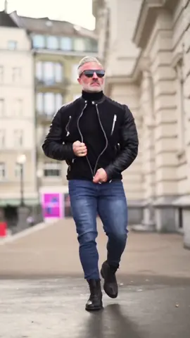 Outfit.... YES ✅ OR NO ❌ Let my know in the comments 👇 Save it for later and share to your Friends...😍 #zürichcity #zürichsee #streetwear #streetlook #menslook #mensoutfit #mensoutfitideas #confident