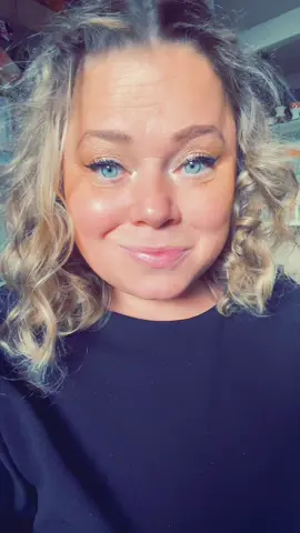 Ich prenke meine Tochter#probierenmitkarina #learnwithkarina #maskiergang 