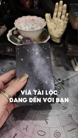 Vía tài lộc nào đang đến với bạn? #tarot #duongtarot #tarotvietnam #thongdiepvutru #thongdieptarot #tinhyeu #healing #xemtarot #soundviral #fyp 